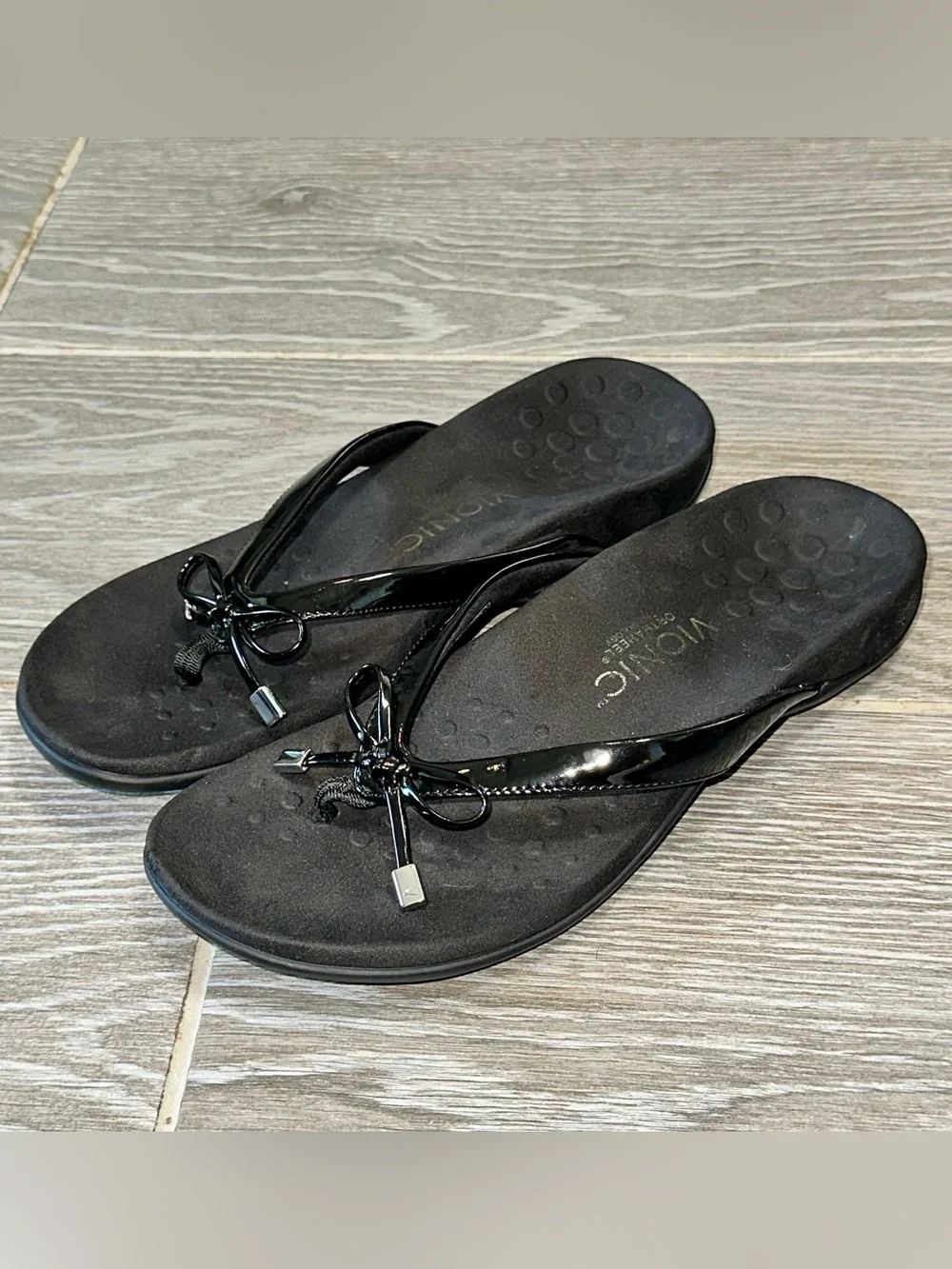 Vionic Bella II Black Patent Orthotic Sandals Flip Flops Bow Thong Women’s 9